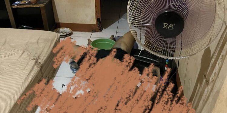 Tercium Bau Busuk, Warga Cibinong Temukan Mayat Pria Dalam Kontrakan