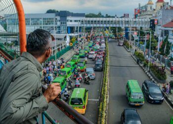 Semrawut di Alun-Alun dan Stasiun Bogor, Jenal Mutaqin Tertibkan Angkot dan PKL