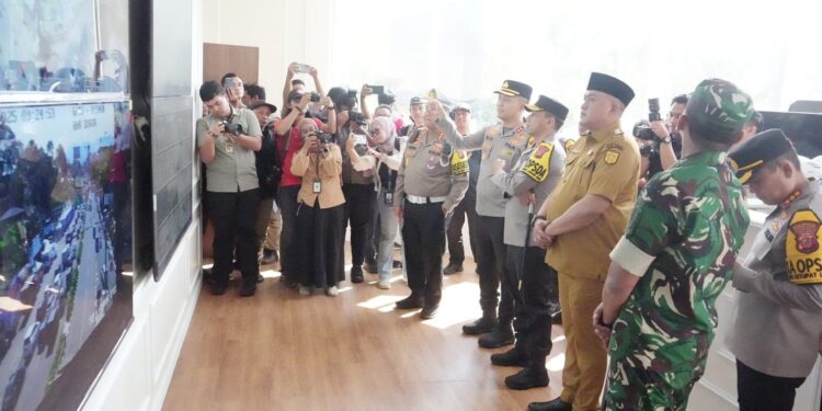 Bupati Bogor Dampingi Kapolda Jabar Pantau Arus Lalu Lintas di Jalur Puncak
