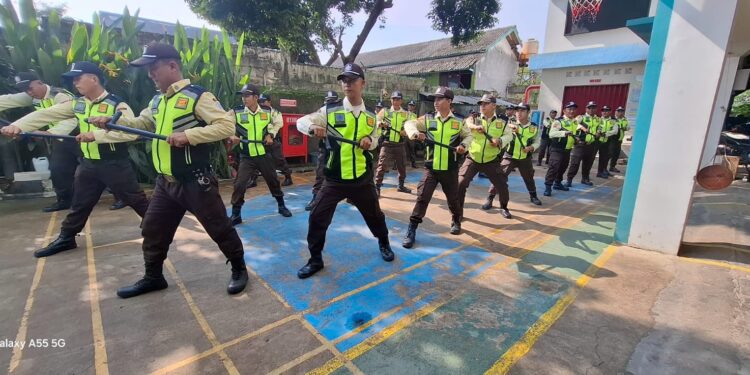 PLN UP3 Gunung Putri Tingkatkan Pengamanan Pasca Idul Fitri melalui Refreshment Satuan Pengamanan Bersama Polsek Cileungsi
