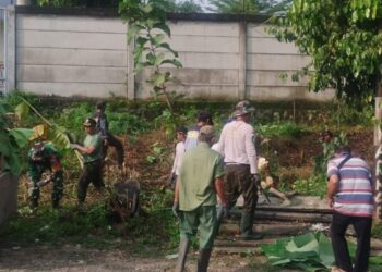 Kades Bantarjati Dorong Kesadaran Masyarakat untuk Jaga Kebersihan Trotoar dan Saluran Air
