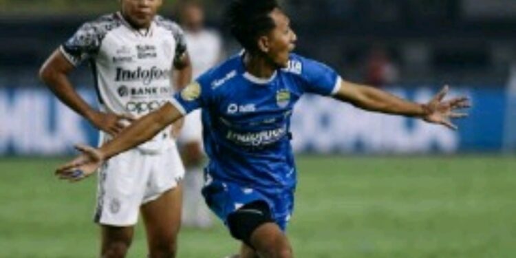 Kokoh di Puncak, Persib Bandung Bungkam Bali United Dengan Skor 2-1