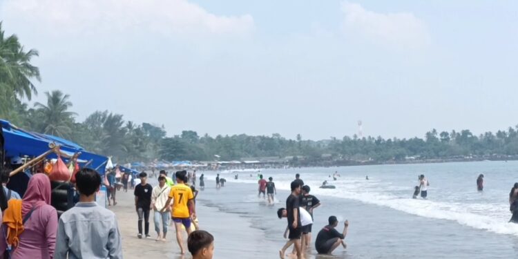 Libur Lebaran, Anyer-Cinangka Dikunjungi Lebih dari 260 Ribu Wisatawan