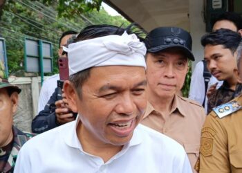 Dedi Mulyadi Kunjungi Situs Prasasti Batutulis dan Bumi Ageung Batutulis