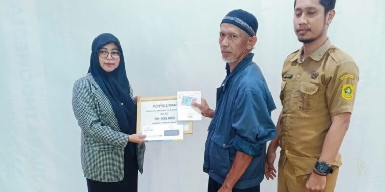 75 KPM di Desa Gunung Putri Terima BLT Tahap Pertama, Dasman: Alhamdulillah, Ini Sangat Membantu