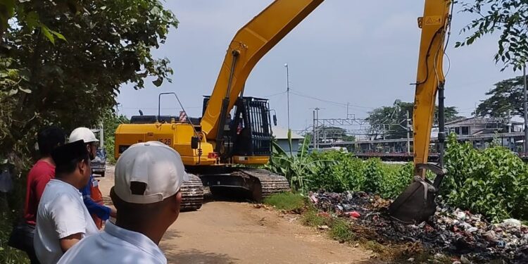 Kades Bantarjati Akan Tindak Tegas Warga yang Buang Sampah Sembarangan