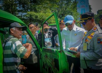 Puluhan Angkot Pelanggar Aturan Terjaring Operasi