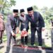 Ziarahi Makam Pahlawan, Ini Pesan Bupati Rudy Susmanto Untuk Generasi Muda