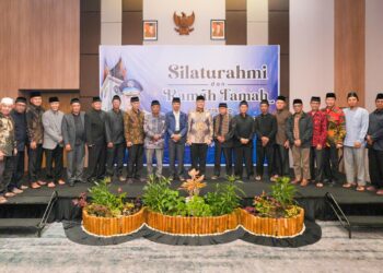 Silaturahmi dengan Niniak Mamak Kurai Limo Jorong, Wamen Ossy Tegaskan Negara Hadir Lindungi Tanah Ulayat dan Buka Peluang Ekonomi Masyarakat Adat