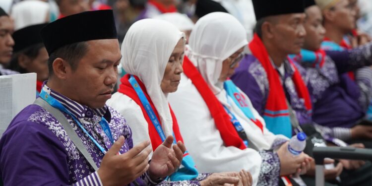 Pemkab Bogor Lepas Keberangkatan 435 Calon Jemaah Haji Kloter 47 JKS