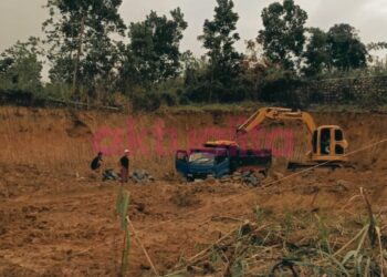 Jalan Penghubung Jonggol – Sukamakmur Berubah Warna, Diduga Akibat Aktivitas Galian Tanah Ilegal