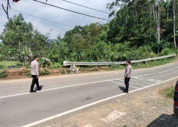 Polsek Sukamakmur Kawal Arus Lalu Lintas di Tanjakan 2000 Saat Libur Akhir Pekan