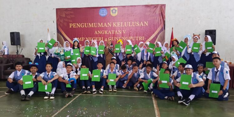 Kelulusan Sederhana, Makna Mendalam: SMPN 4 Gunung Putri Luluskan 230 Siswa Angkatan V