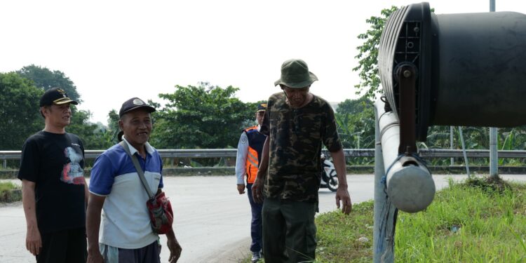 Pemerintah Desa Gunung Putri Berinisiatif Lakukan Penataan Exit Tol Gunungputri Secara Mandiri