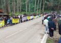 Ratusan Warga Desa Sukawangi Gelar Aksi Tolak Klaim Kehutanan