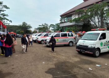 Mobil Ambulance Siaga di Khitanan Massal Kartar Cileungsi