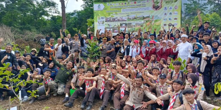 Peringati Hari Lingkungan Hidup Sedunia 2025, PT BAP Tanam Seribu Pohon di Puncak