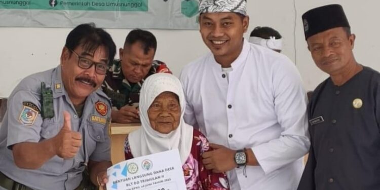 35 KPM Desa Limusnunggal Dapat BLT, Galih: Semoga Bermanfaat