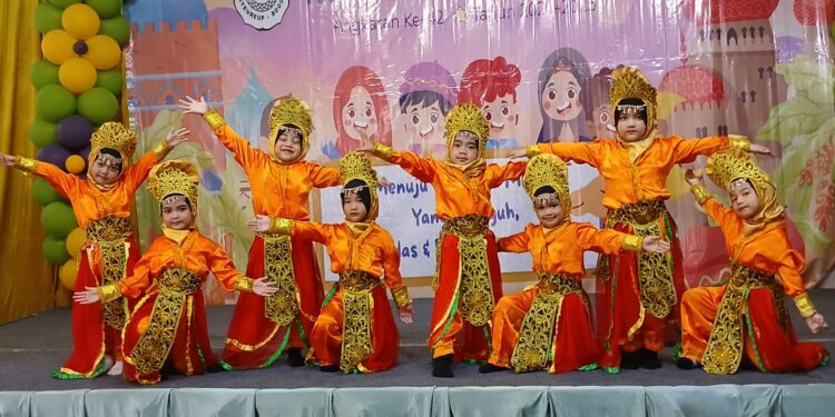 Meriah, Pentas Seni dan Pelepasan Siswa TK Islam Karya Mukti Warnai Akhir Tahun Ajaran