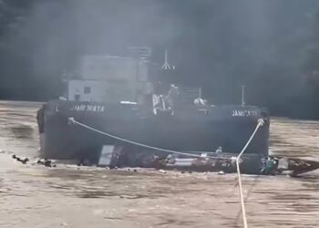 Tragedi di Sungai Barito: Kapal Tongkang Tabrak Perahu Ojek, 3 Penumpang Hilang