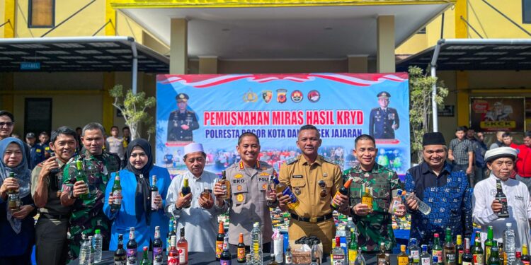 Polresta Bogor Kota Musnahkan 17.000 Botol Miras dan 127 Dirigen Ciu