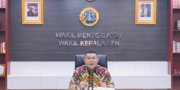 Buka Sosialisasi Kehumasan, Wamen Ossy Berpesan agar Strakom Bersifat Informatif, Edukatif, Partisipatif, dan Transformasional