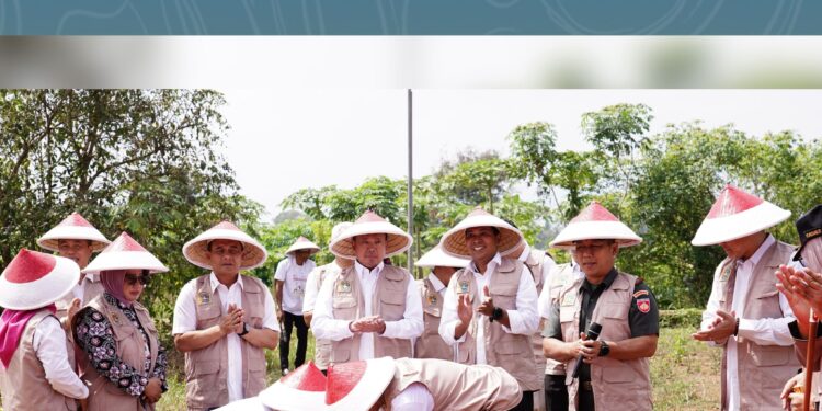 Di Momen Pencanangan GEMAPATAS 2025, Menteri Nusron: Semua Masyarakat Wajib Pasang Patok