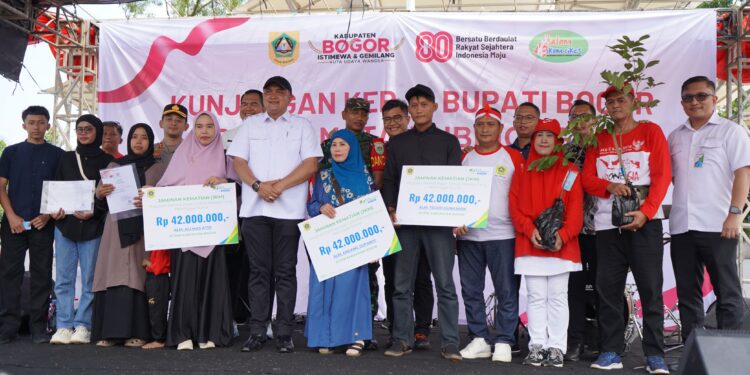 Melalui Kunjungan Kerja Bupati Bogor Rudy Susmanto Tinjau Gebyar Pelayanan Publik Terpadu di Cibinong