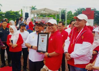 DPRD Kabupaten Bogor Meriahkan Kirab Bendera, Apresiasi Pemkab Raih Rekor MURI
