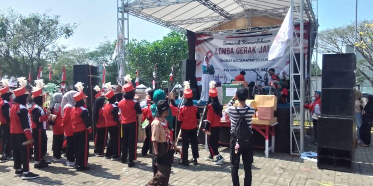 Ratusan Peserta Ikuti Lomba Gerak Jalan Tingkat Kecamatan Cileungsi