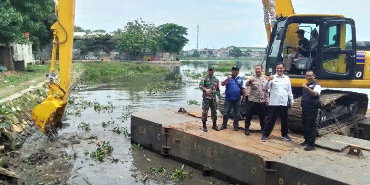 Hore…!!! Setu Gunung Putri Akhirnya Dikeruk