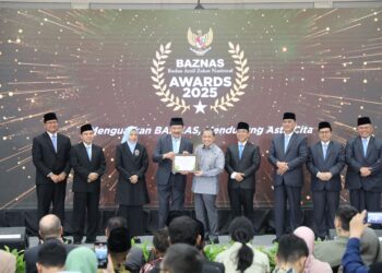 Wamen Ossy Terima Penghargaan Baznas Award 2025