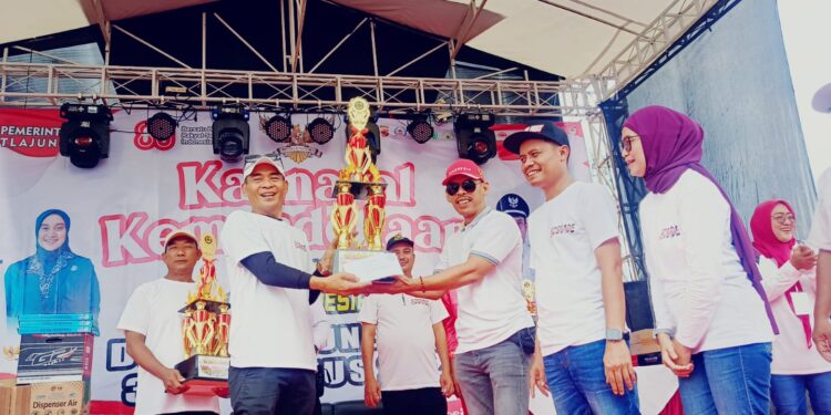 Ikut Meriahkan Karnaval HUT RI ke-80 di Tlajung Udik, Iin : Gunung Putri Harus Kondusif