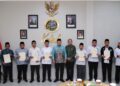 Serahkan 11 Sertipikat Tanah Wakaf untuk PCNU Kalimantan Selatan, Menteri Nusron Dorong Kolaborasi Lintas Organisasi Keagamaan