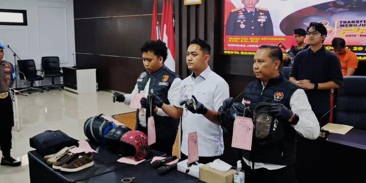 Polresta Bogor Kota Tangkap 2 Pria Lakukan Curas dengan Modus Mengaku Polisi