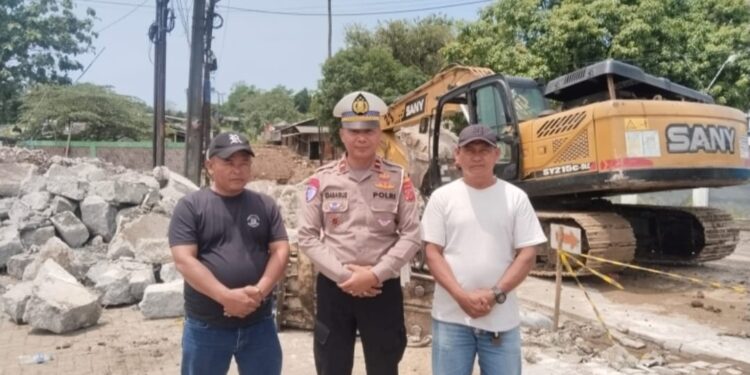 Jembatan Cibarengkok Di Bangun, Kanit Lantas Polsek Klapanunggal IPDA. Idabagus Ari Berikan Himbauan