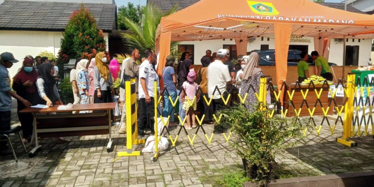 Gerakan Pangan Murah di Citaringgul, Warga Antusias