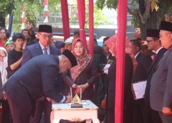 Bupati Bogor Lantik Tiga Pejabat Pimpinan Tinggi Pratama Di Alun-Alun Kecamatan Jonggol