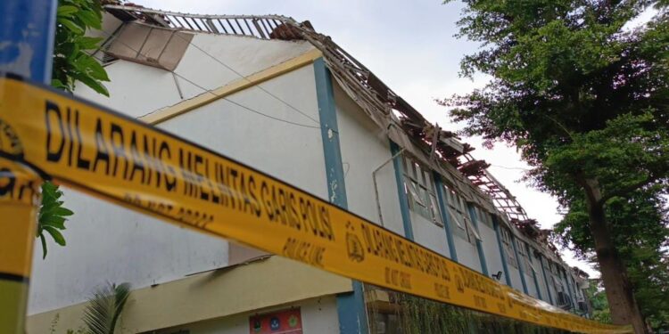 Prihatin..!!! Di Kabupaten Presiden Prabowo Tinggal Ada Sekolah Ambruk