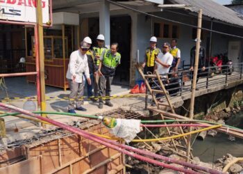 Habiskan 1.3 Miliyar Untuk Pembangunan Gorong-Gorong, Fathoni Tinjau Lokasi