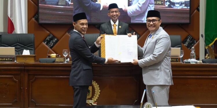 Pemkab Bogor dan DPRD Tetapkan Persetujuan Bersama Raperda Perubahan APBD Tahun Anggaran 2025