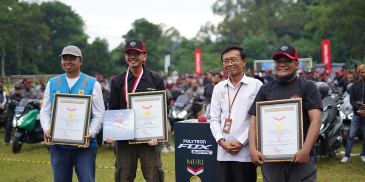 PLN dan Polytron Catat Rekor MURI: 500 Motor Listrik Lakukan Pengisian Serentak di Jatinangor