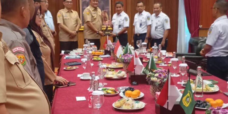 Bupati Bogor dan PT KAI Perkuat Sinergi Kembangkan Sistem Transportasi Terpadu