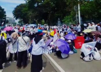 Guru Madrasah Gelar Aksi di Monas, Tuntut Kesetaraan dan Pengangkatan Jadi ASN