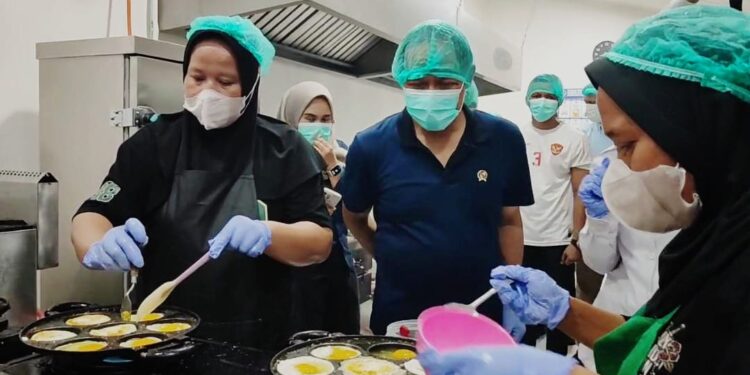 Usai Bebersih, Menteri LH Tinjau Pengelolaan MBG di Kota Bogor