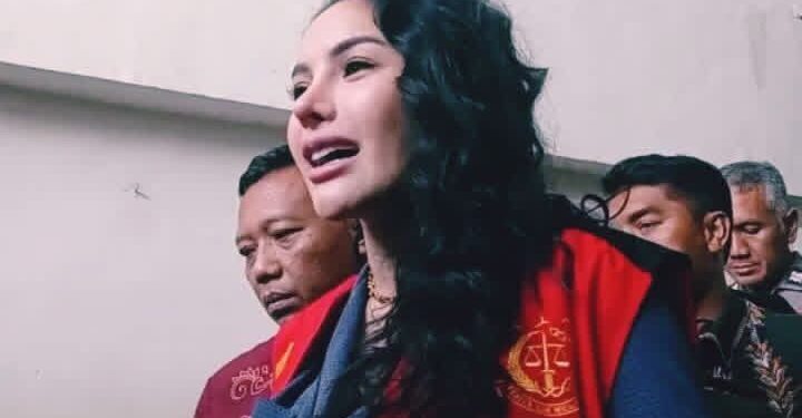 Tampil Glamor di Persidangan, Nikita Mirzani Kenakan Outfit Mewah Bernilai Ratusan Juta: Ini Alasan di Baliknya