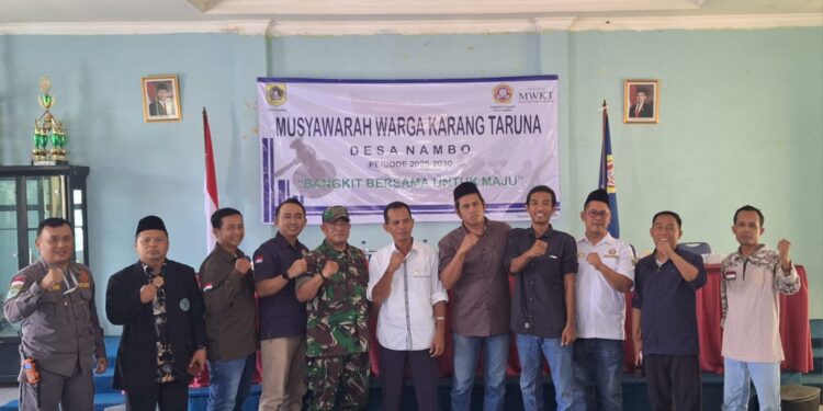 Foto Bersama Musyawarah Warga Karang Taruna Desa Nambo. (Foto. Andi/Ganden)