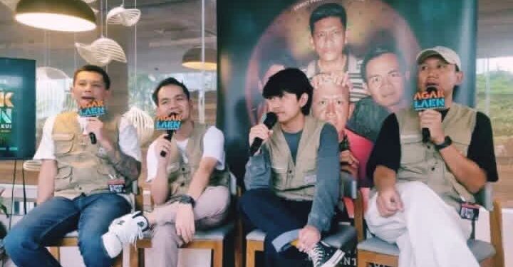 Demi Temani Istri Nonton Konser Chris Brown, Oki Rengga Izin pada Ernest Prakasa Absen Syuting Film Agak Laen