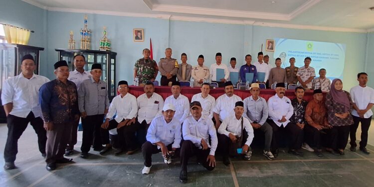 SUKSES! Pemdes Nambo Lantik 3 Ketua RT dan Ketua Karang Taruna