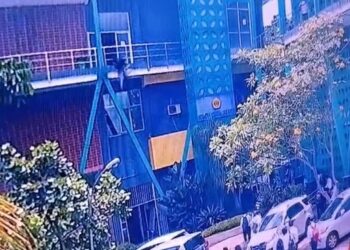 Mahasiswi Diduga Nekat Terjun dari Lantai Tiga Universitas Pakuan, Suasana Kampus Bogor Mendadak Panik